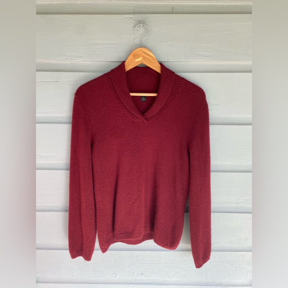 Privé 100% cashmere burgundy sweater Medium